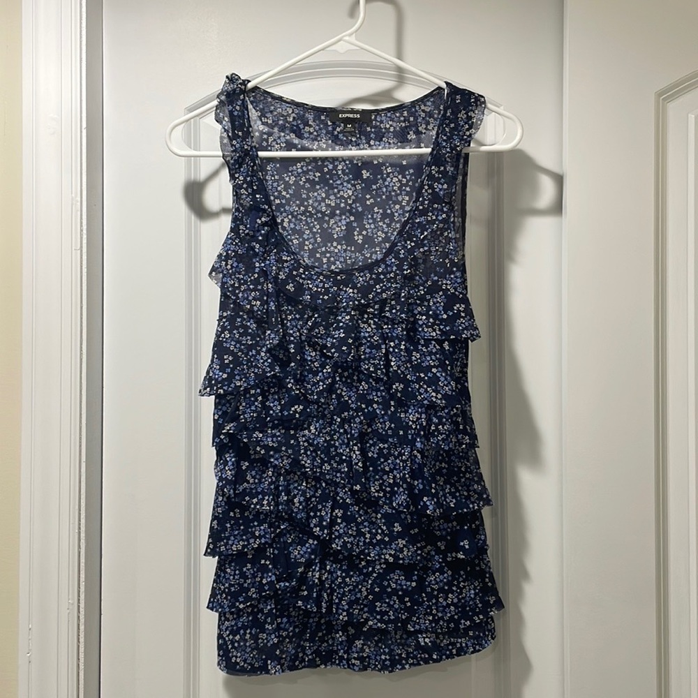 Express, Floral / Ruffle Top, Size Medium - Picture 2 of 4
